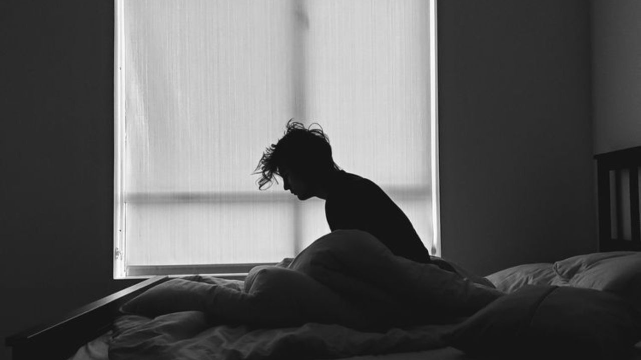 स्वप्न पाहताना अचानक भिती का वाटते? जाणून घ्या यामागचं कारण