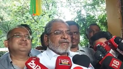 Raju Shetti : कायदा – सुव्यवस्थेवरून राजू शेट्टींनी केला गृहमंत्र्यांवर हल्लाबोल