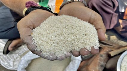 कर्नाटकातील रेशनच्या तांदळाचा काळाबाजार; मोठ्या ब्रँडच्या नावाखाली विक्री