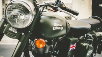 Royal Enfield बाईक खरेदी करणार आहात? कंपनीने 350cc Bikes मध्ये केला महत्वाचा बदल
