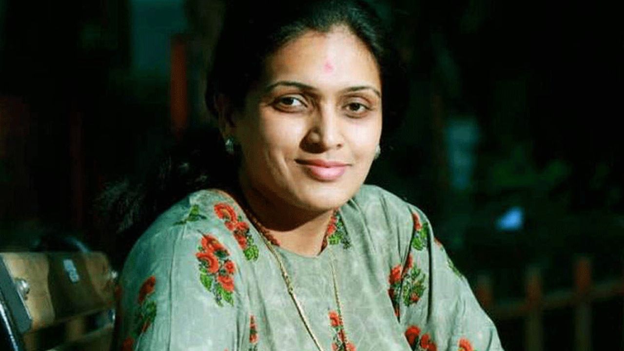 पीडित महिलेचं स्पष्टीकरण, ‘गैरसमजुतीतून घडलं’ रूपाली ठोंबरे पाटील आरोपांप्रकरणी नवं वळण