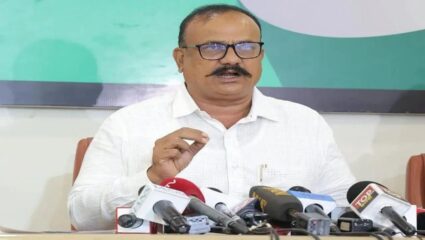 शेतकऱ्यांचं मोठं नुकसान, मदत देण्यासाठी प्रस्तावाची कसली वाट पाहता? काँग्रेसचा संतप्त सवाल