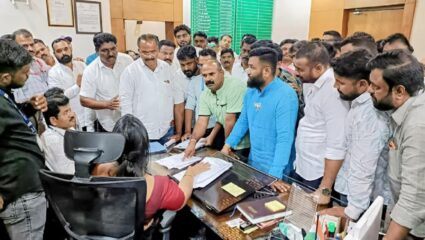 मतदार यादीवरुन सासवड ग्रामस्थ आक्रमक; मुख्याधिकाऱ्यांसह प्रांताधिकाऱ्यांवर प्रश्नांची सरबत्ती