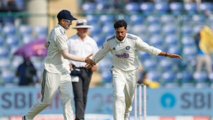 IND vs WI : कुलदीपच्या नावावर पंजा तर जडेजा घेतले तीन विकेट! 248 धावांवर वेस्ट इंडिजला गुंडाळलं