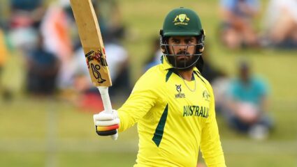 35 चौकार, 140 चेंडू…314 रन! भारतीय वंशाच्या खेळाडूने ऑस्ट्रेलियात ठोकले त्रिशतक, रचला इतिहास
