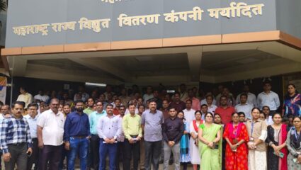 खासगीकरणाच्या विरोधात महावितरण कर्मचारी संपावर! तीनही वीज कंपन्याचा डोलारा हा कंत्राटी कर्मचाऱ्यांच्या अंगाशी येणार