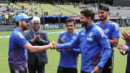 IND vs AUS : कसोटी क्रिकेटनंतर आता हा भारताचा खेळाडू पर्थमध्ये ODI सामन्यात करणार पदार्पण! रोहित शर्माने दिली कॅप