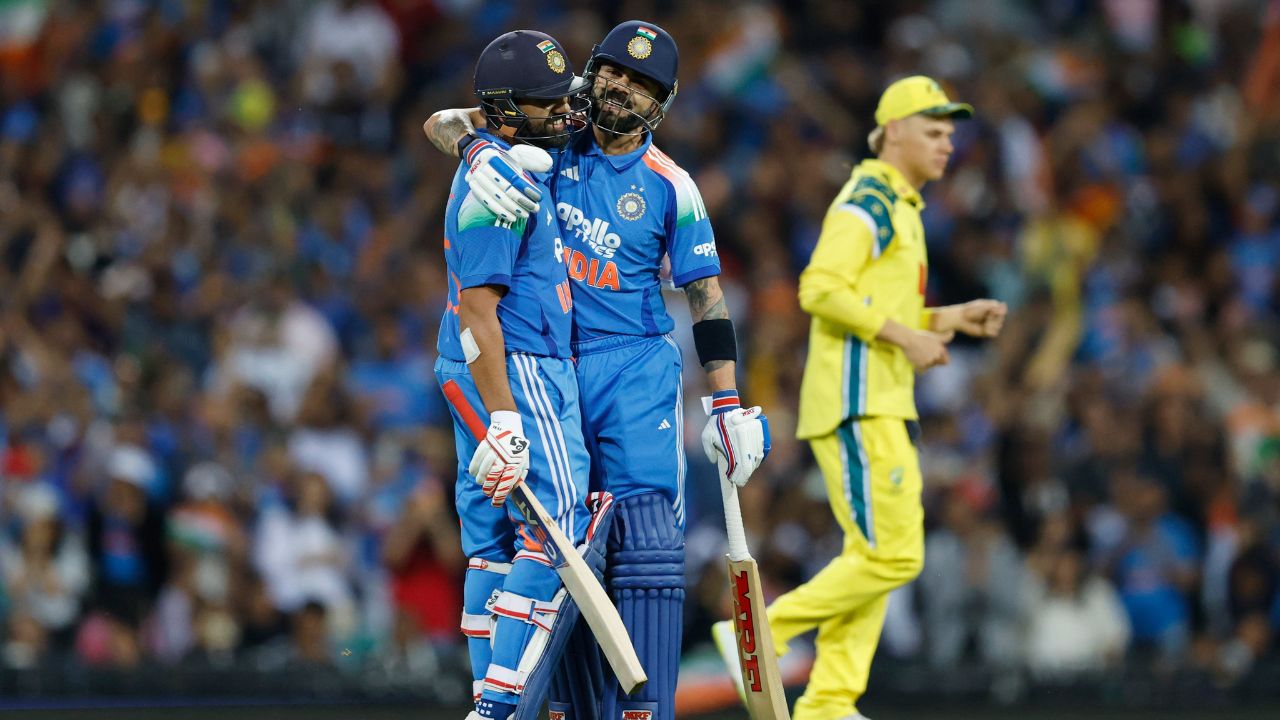 IND vs AUS : रोहित-विराटने धुमाकुळ घातल्यानंतर गंभीर आणि आगरकर क्रिकेट चाहत्यांच्या निशाण्यावर! सोशल मिडियावर केलं ट्रोल फोटो सौजन्य - बीसीसीआय सोशल मिडिया