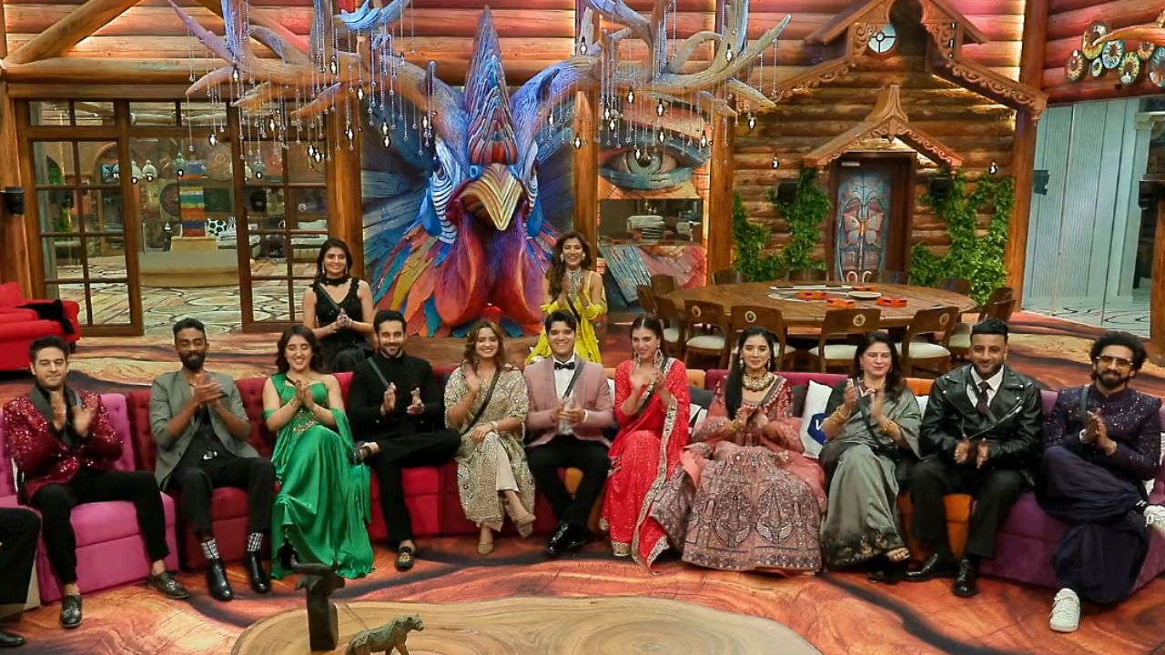 Bigg Boss 19 : बिग बाॅसच्या घरात चुकीला माफी नाही, या तिघांना वगळता संपूर्ण घराला केले नॉमिनेट! राशनसाठी झगडावे लागणार सदस्यांना फोटो सौजन्य - JioHotstar Reality