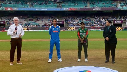 IND W vs BAN W : भारताचा संघ सेमीफायनलआधी लढणार बांग्लादेशशी! हरमनप्रीत कौरने नाणेफेक जिंकले, गोलंदाजी करणार