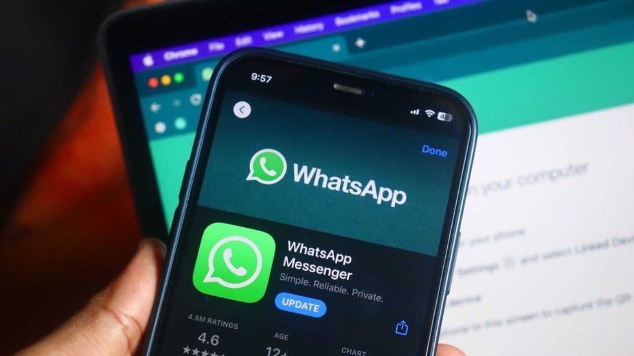 Tech Tips: एकाचवेळी 4 डिव्हाईसवर वापरू शकता तुमचं WhatsApp अकाऊंट, 99% लोकांना माहिती नाही ही स्मार्ट ट्रिक Tech Tips: एकाचवेळी 4 डिव्हाईसवर वापरू शकता तुमचं WhatsApp अकाऊंट, 99% लोकांना माहिती नाही ही स्मार्ट ट्रिक