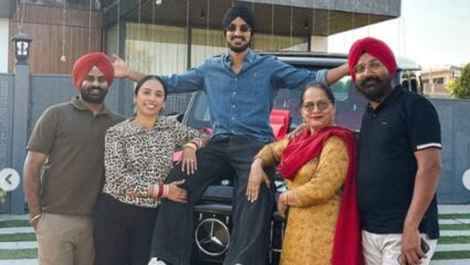 भारतीय क्रिकेटर Arshdeep Singh ने खरेदी केली नवीन Mercedes कार, किंमतच कोटींपासून सुरु