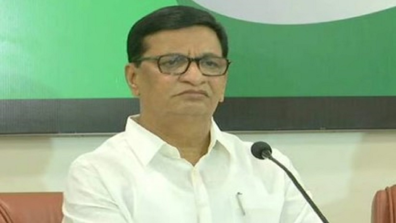 काँग्रेसच्या बालेकिल्ल्यातच बाळासाहेब थोरात यांना धक्का; अनेक कार्यकर्त्यांचा शिवसेनेत प्रवेश