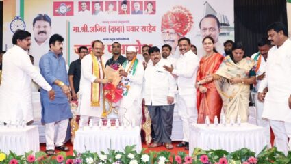 Maharashtra Politics : उत्तर सोलापूरमध्ये अजित पवारांनी दाखवली ताकद; साठे पिता-पुत्रांचा राष्ट्रवादीमध्ये पक्षप्रवेश