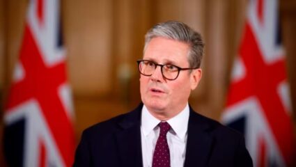 UK Political Crisis : ब्रिटनमध्ये सत्तापालटाची चिन्हे! पंतप्रधान केयर स्टारमर यांना हटवण्याचा कट?