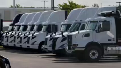 अमेरिकेच्या ‘या’ निर्णयामुळे भारतीय ट्रक चालकांच्या वाढल्या अडचणी; अनेकांचे परवाने रद्द होण्याची शक्यता