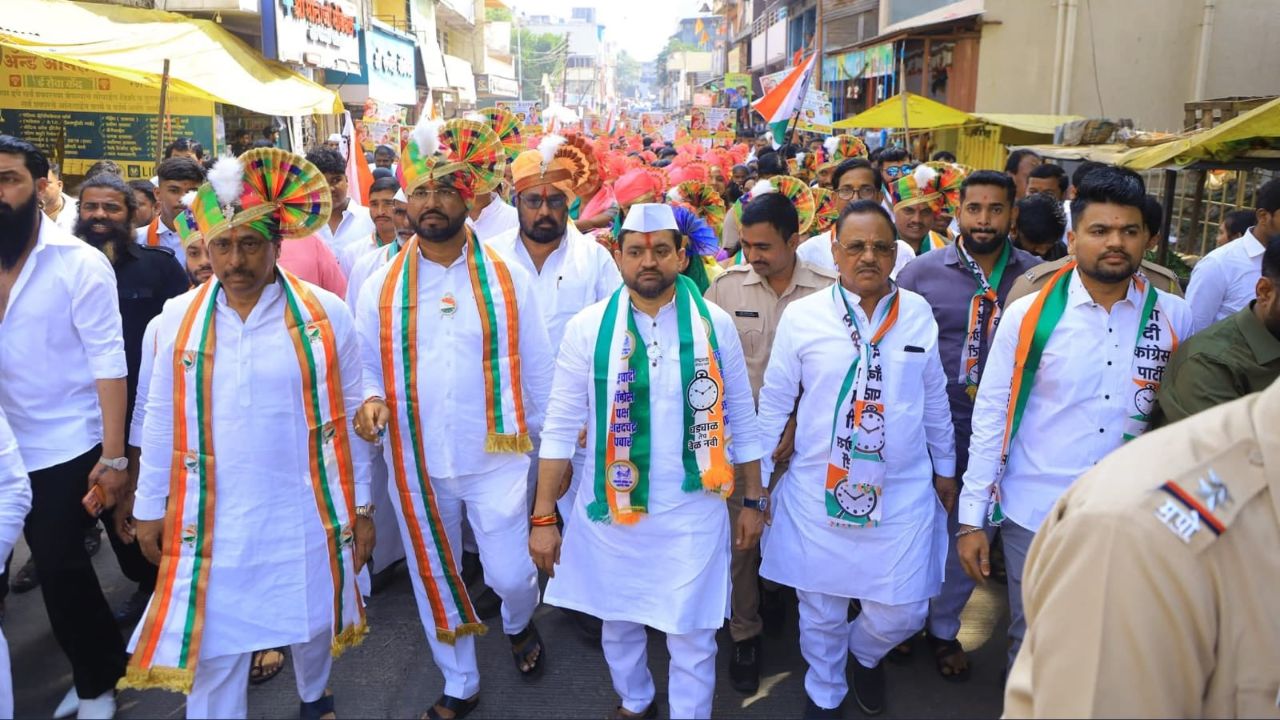 Local Body Elections: राष्ट्रवादीच्या 17 उमेदवारांची प्रचारासाठी पायी रॅली; आमदार सुनील शेळकेंनी दिले बळ