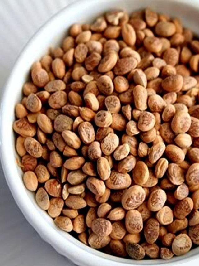 सकाळी रिकाम्या पोटी चारोळी खा, हे बदल पाहा