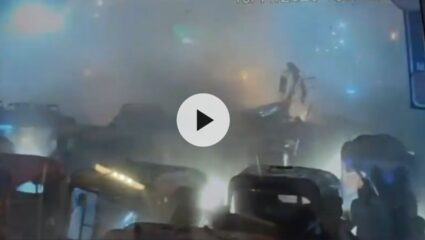 Red Fort Blast : एकाच क्षणात होत्याच नव्हतं झालं! दिल्ली बॉम्बस्फोटाचा अंगावर काटा आणणारा Video व्हायरल