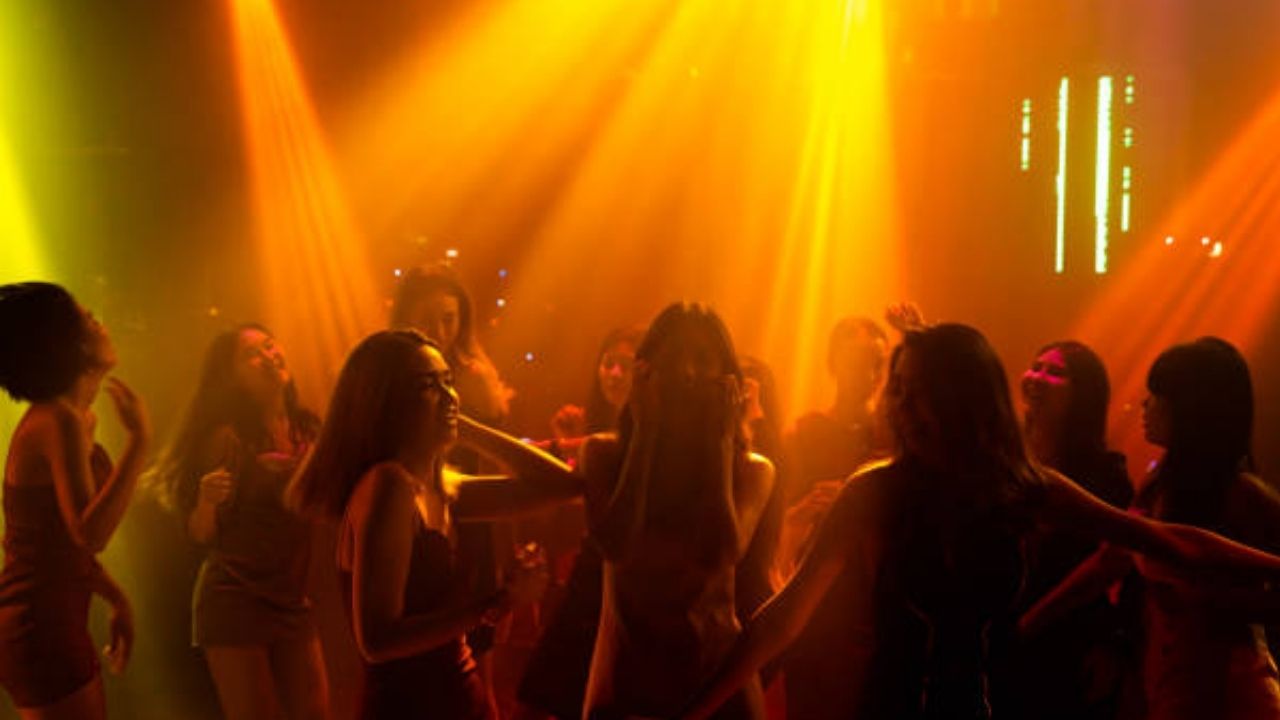 Satara News: पाचगणीतील वाढला ‘छम छम’चा आवाज”; गावांमधील हॉटेल्समध्ये रंगत आहेत शौकीन पार्ट्या