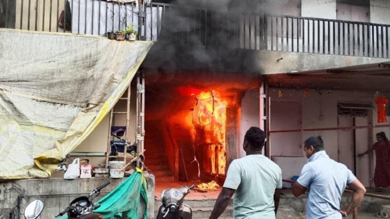 पुण्यातील आंबिल ओढा कॉलनीत भीषण आग; मीटर रूमला अचानक आग लागली अन्…