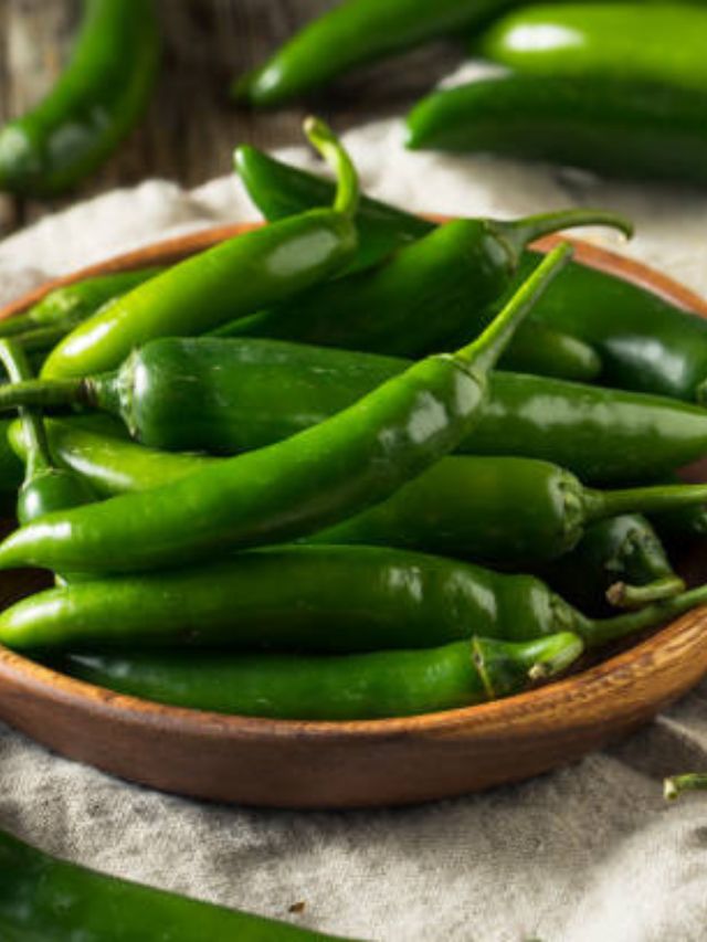 जेवणासोबत रोज हिरवी मिरची खाण्याचे फायदे