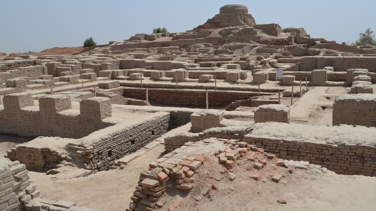 Indus Valley : ‘5000 वर्षांपूर्वी सिंधू संस्कृती अचानक संपली…’; IITटीच्या शास्त्रज्ञांनी शोधून काढले ऱ्हासामागचे खरे कारण