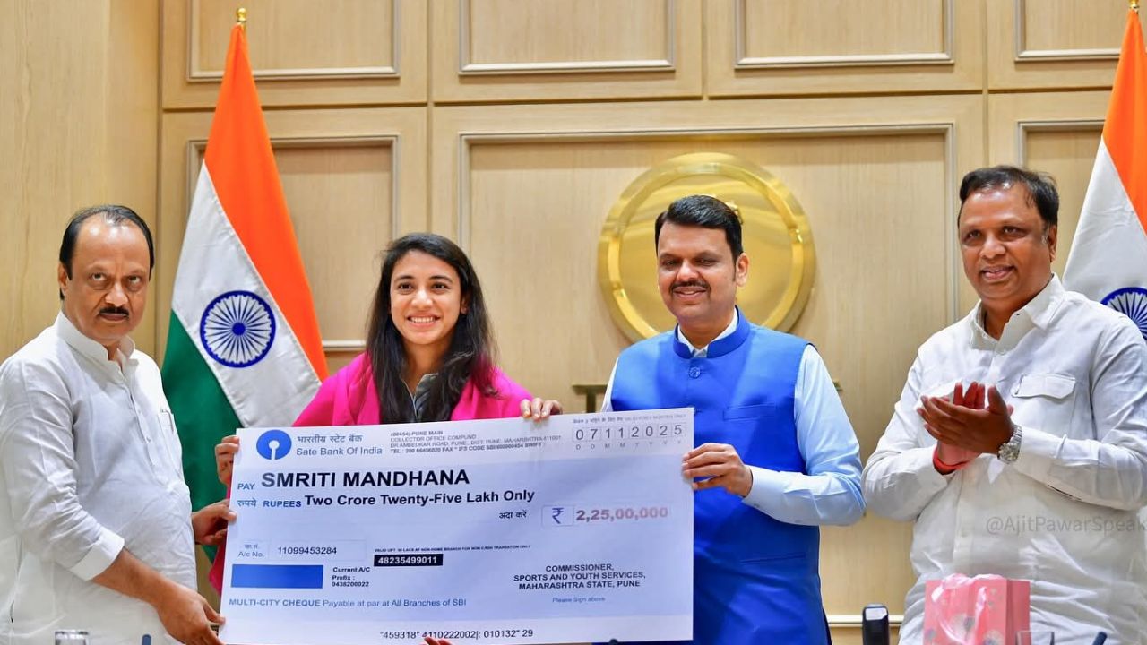 राज्य सरकारकडून विश्वविजेत्या खेळाडूंसह प्रशिक्षकांचा सन्मान! मंधाना, जेमिमा आणि यादव यांना प्रत्येकी 2.5 कोटींचे बक्षीस 
