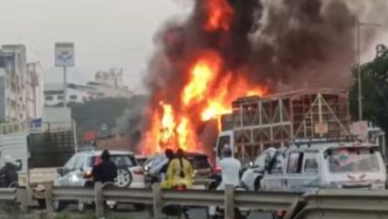 Pune News : भीषण अपघातानंतर अग्नितांडव; ९ जणांचा होरपळून मृत्यू