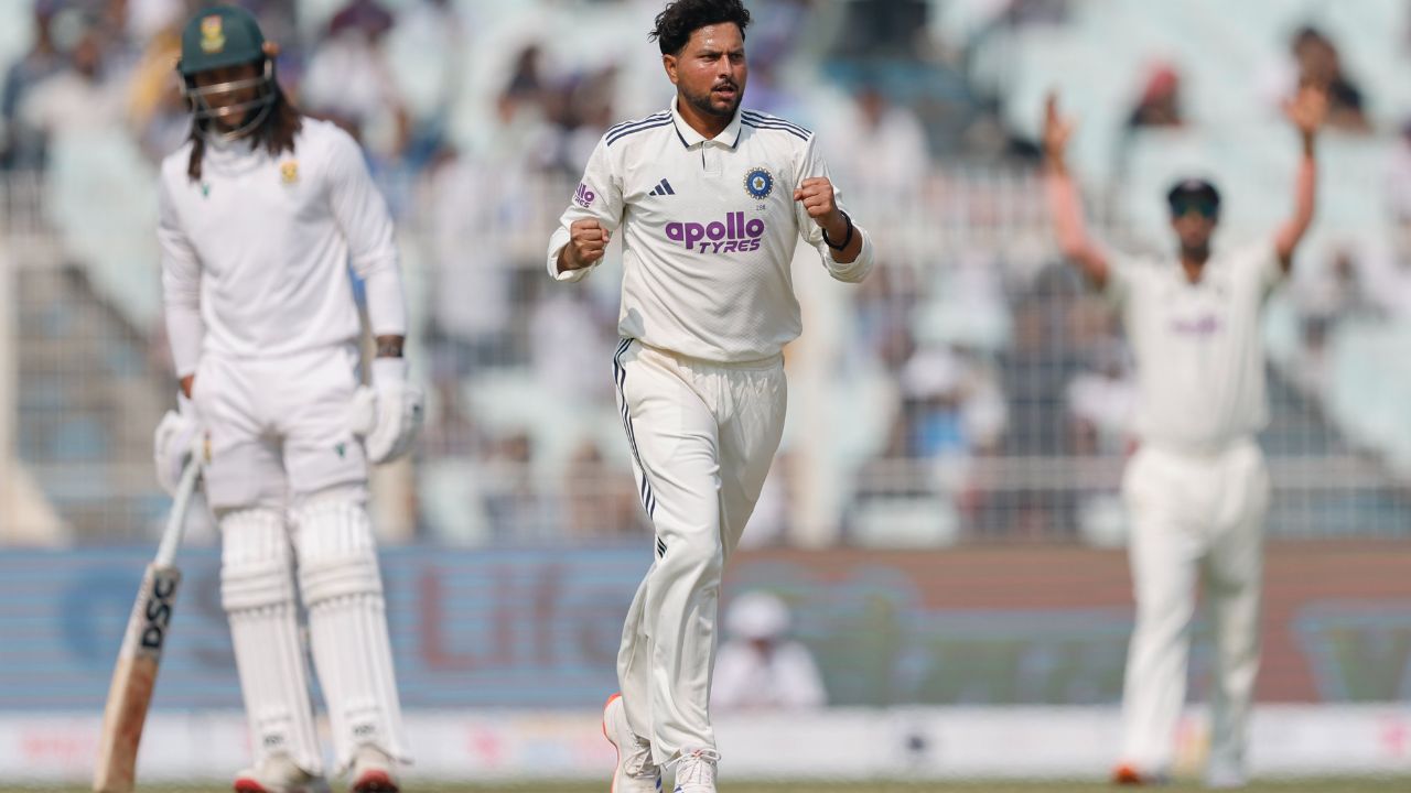 IND vs SA 1st Test : कुलदीप यादवचा मोठा कारनाम! जडेजा-झहीर खानचा विक्रम मोडत क्रिकेटमध्ये रचला इतिहास 