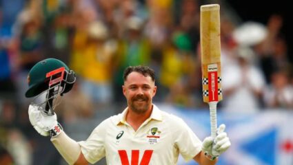 AUS vs ENG : Ashes 2025 मध्ये ट्रॅव्हिस हेडचा धुमाकूळ! फक्त 69 चेंडूत धमाकेदार शतक ठोकत रचला इतिहास 