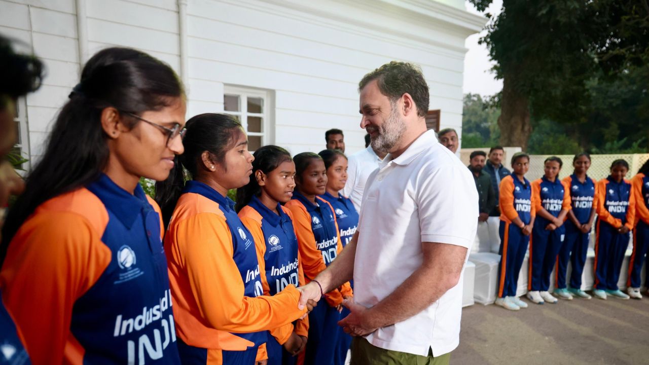 “भारताला या मुलींचा अभिमान…” अंध टी-२० विश्वचषक विजेत्या संघाच्या भेटी दरम्यान विरोधी पक्षनेते राहुल गांधी यांचे गौरवोद्गार