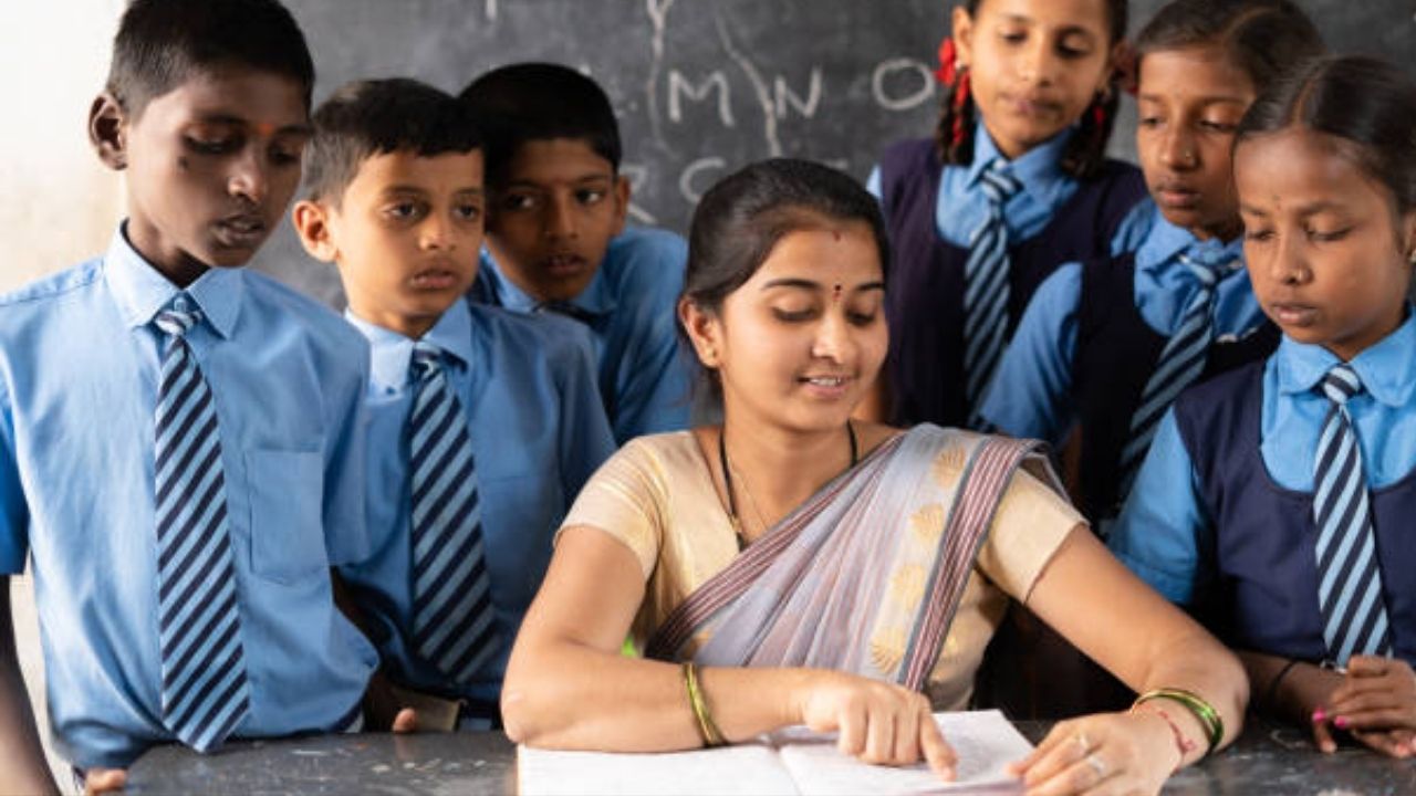 शाळा शिक्षणाचे मंदिर की शिक्षेची क्रूर छळाची केंद्रे? शिक्षकांनी याचा आवश्य करावा विचार