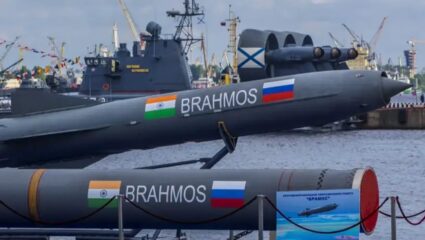 Defense Deal : फिलीपिन्सनंतर जगातील सर्वात मोठा मुस्लिम देश विकत घेणार ‘BrahMos’; ‘या’ देशाचे संरक्षण मंत्री स्वतः करणार करार