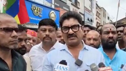 Jalna : जालन्यात कल्याण काळेंवर संताप, गोवंश हत्येच्या समर्थनाविरोधात जालन्यात आंदोलन