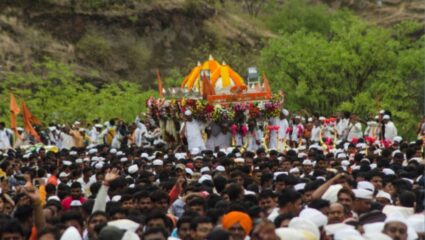 कार्तिकी यात्रेमुळे विठ्ठल चरणी सव्वापाच कोटींचे दान, गेल्या वर्षीपेक्षा दीड कोटींची वाढ