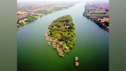 जांभूळबेट पर्यटन रखडलेल्या विकासाला गतीची अपेक्षा; झरीकर यांनी घेतली नितीन गडकरींची भेट