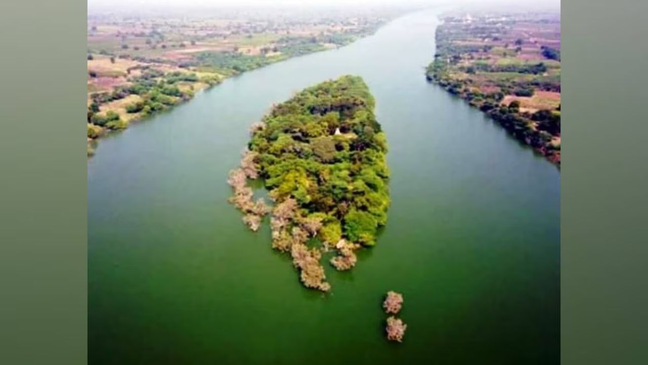 जांभूळबेट पर्यटन रखडलेल्या विकासाला गतीची अपेक्षा; झरीकर यांनी घेतली नितीन गडकरींची भेट