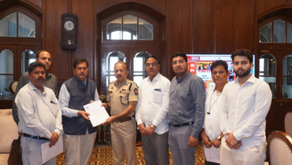 ‘​बांग्लादेशी आणि रोहिंग्यांच्या घुसखोरी विरोधात कारवाई अधिक कडक करा’, मंगलप्रभात लोढा यांची आयुक्तांना भेटून मागणी