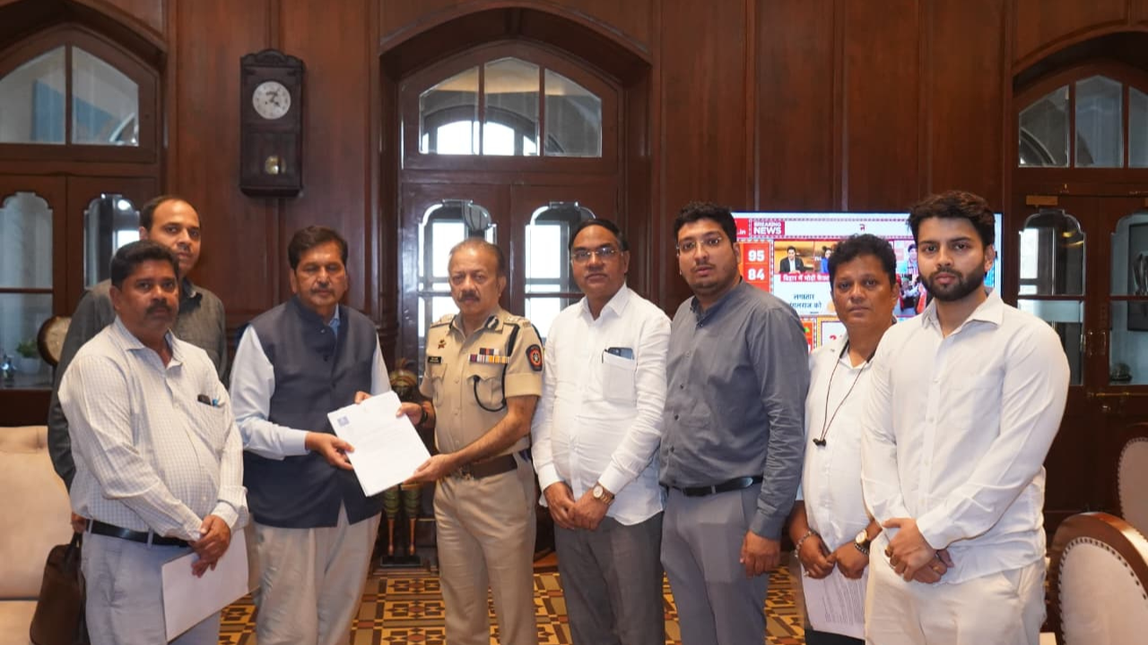 ‘​बांग्लादेशी आणि रोहिंग्यांच्या घुसखोरी विरोधात कारवाई अधिक कडक करा’, मंगलप्रभात लोढा यांची आयुक्तांना भेटून मागणी