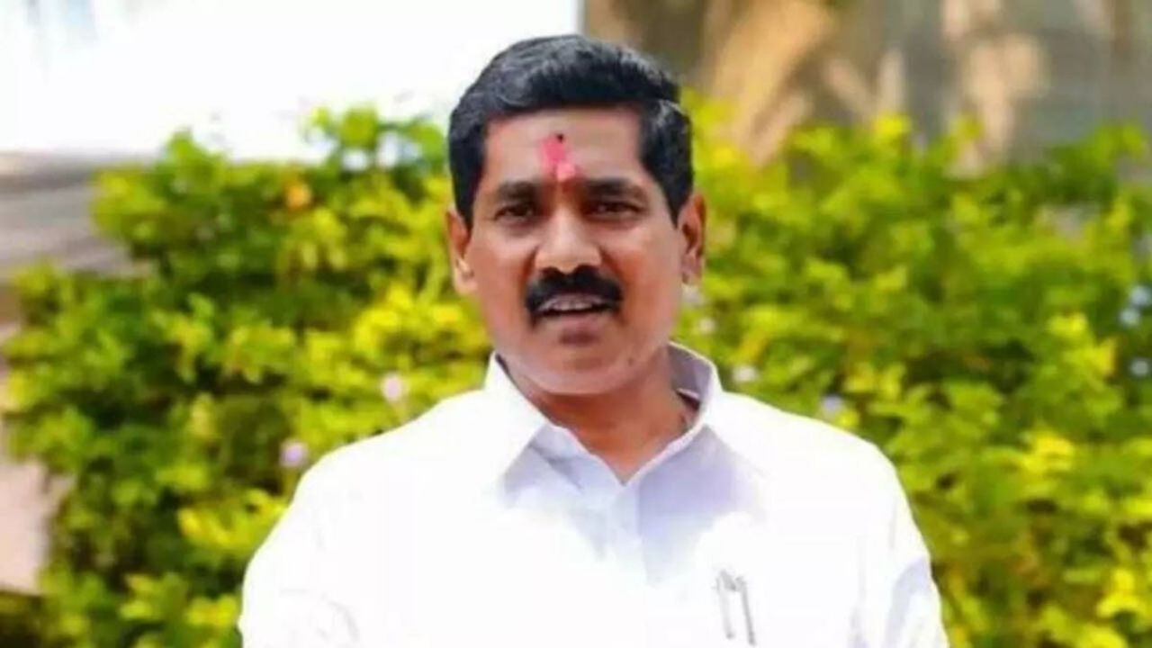 Maharashtra Politics : खासदार बजरंग सोनवणे हे काय गेले बोलून? थेट दिली निवडणूक अधिकाऱ्याला धमकी