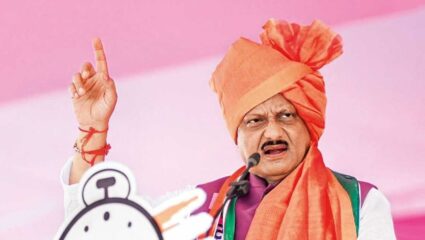 तिजोरीच्या चाव्यांवरुन रंगलं राजकारण! जोरदार राजकीय वादंगानंतर अजित पवारांचा यु-टर्न