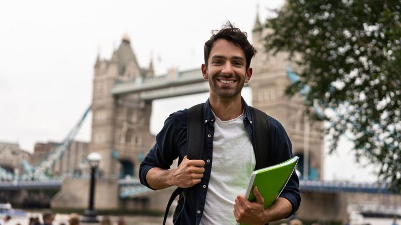 Study In UK : भारतीय विद्यार्थ्यांसाठी Good News! यूकेमध्ये शिक्षण घेणे झाले सोपे;  NISAU-ICEF धोरणात्मक युती सुरू