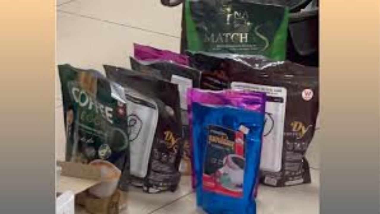 Mumbai Airport: मुंबई विमानतळावर मोठी कारवाई: DRI कडून 47 कोटींचं कोकेन जप्त, पाच जण अटकेत! crime (फोटो सौजन्य: social media)