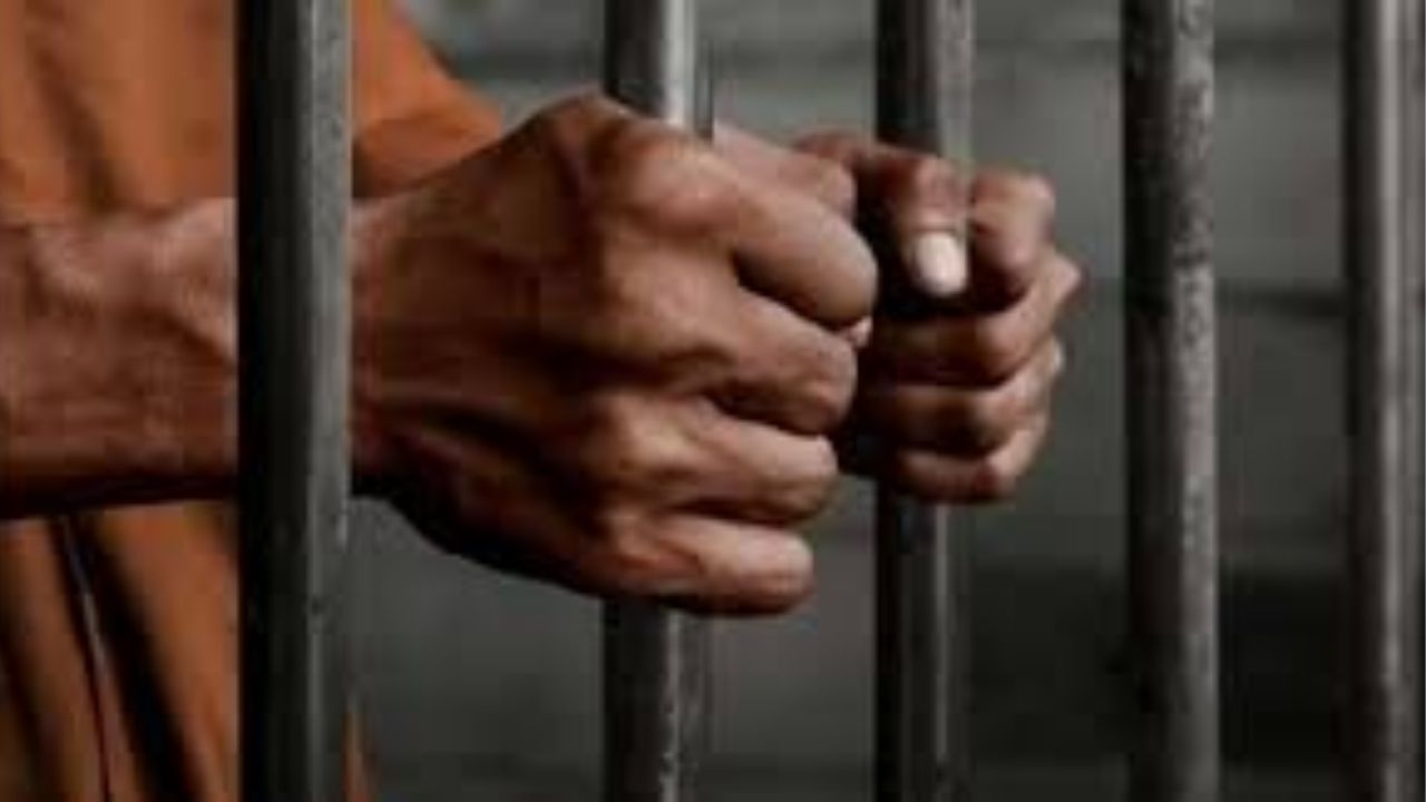 Bhandara Crime: अमरावती पोलिसांचा भंडाऱ्यात धडक कारवाई! आरोग्य सेवक पदावर भरतीच्या नावाखाली लाखोंची फसवणूक, दोन जण अटकेत