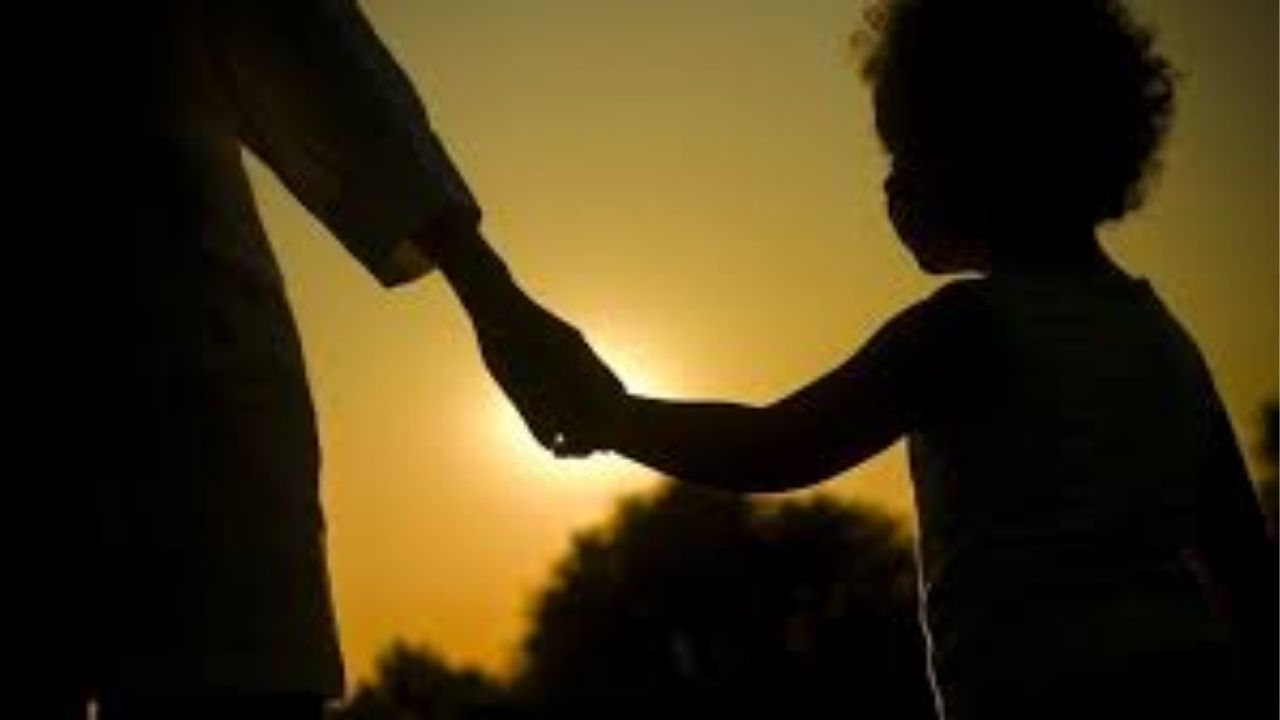 Tamilnadu Crime: आईच झाली खुनी! महिला प्रेयसीसोबतचे नाते टिकवण्यासाठी ५ महिन्याच्या मुलाचा गळा दाबला,