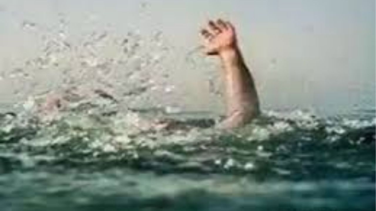 Akola News : अकोल्यातील शिक्षक व विद्यार्थ्याचा काशीद बीचवर बुडून मृत्यू; शैक्षणिक सहलीचा आनंद बदलला शोकात