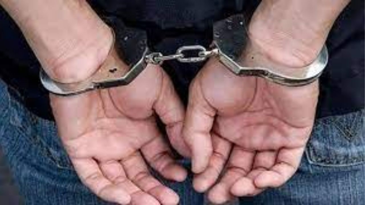 Delhi Crime: मोलकरणी बनून घरात शिरायच्या, विश्वास मिळाल्यावर करायच्या लाखोंची चोरी, दोन बहिणींना अटक