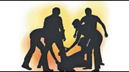 Beed Crime: धक्कादायक! शाळेबाहेर विद्यार्थ्याला टोळक्याची बेदम मारहाण; मारहाणीचा व्हिडिओ व्हायरल