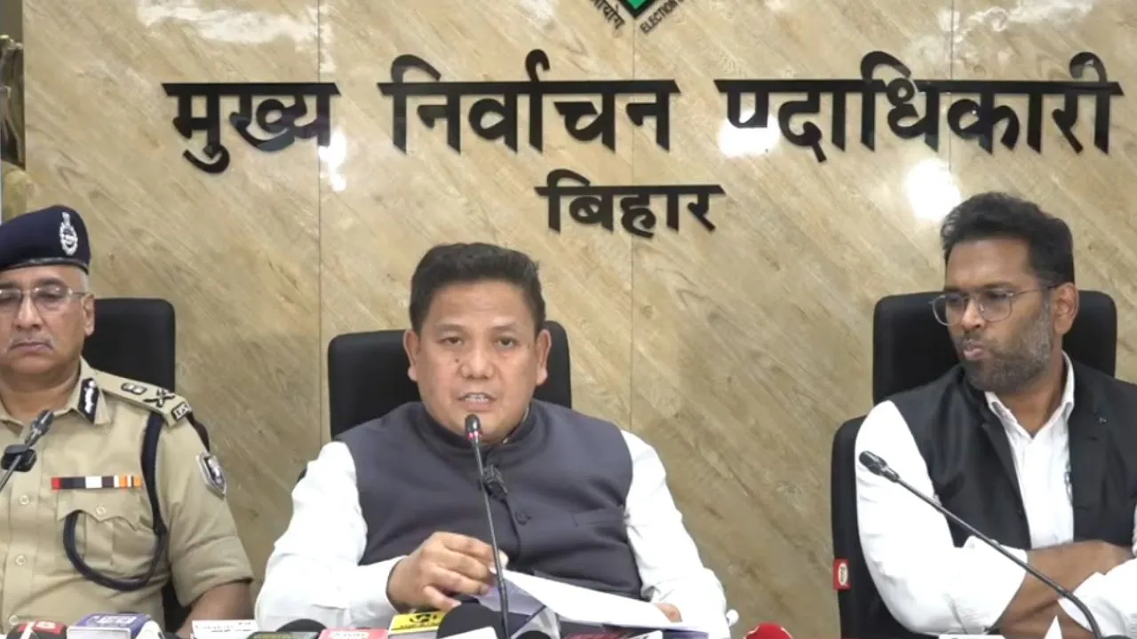 Bihar Election Voting Day 2025: बिहारमध्ये पहिल्या टप्प्यात 64.66 टक्के मतदान; 121 उमेदवारांचे भवितव्य EVM मध्ये बंद